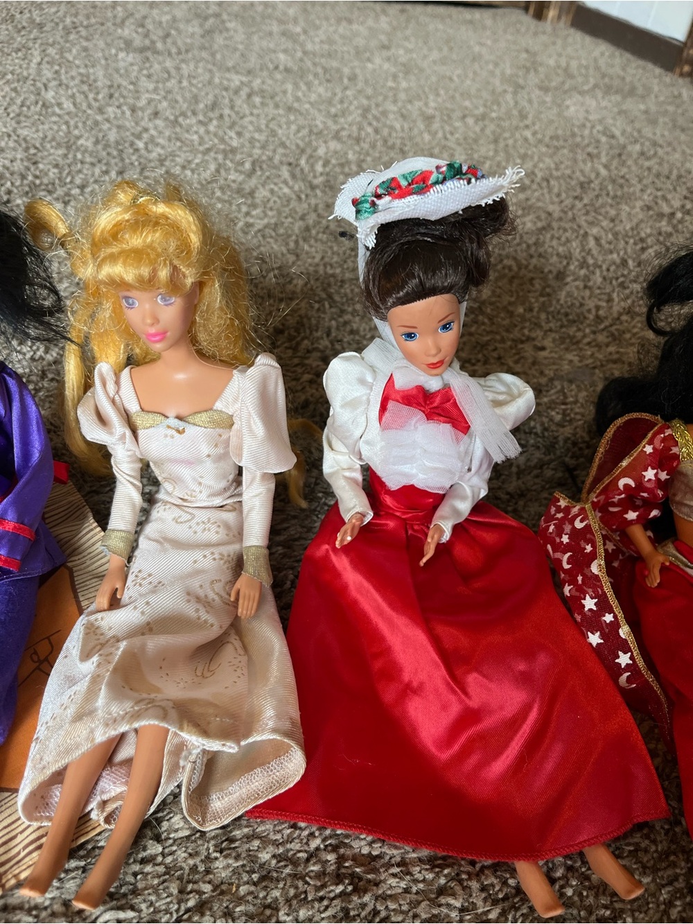 Vintage set of Disney Barbie’s -8 - Picture 4 of 5